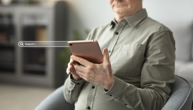 Google perde espaço e IA já participa da jornada de compra de 53% dos consumidores brasileiros
