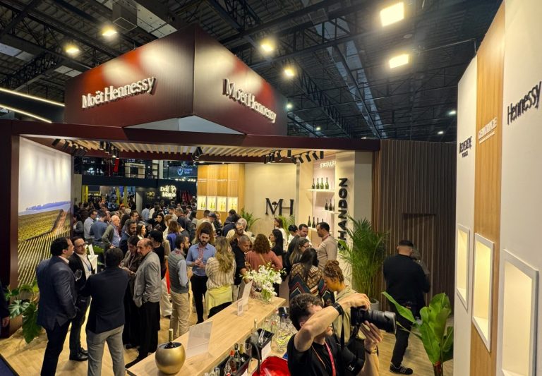 Moët Hennessy leva três universos de marcas a estande criado pela 11ag para a ProWine 2026