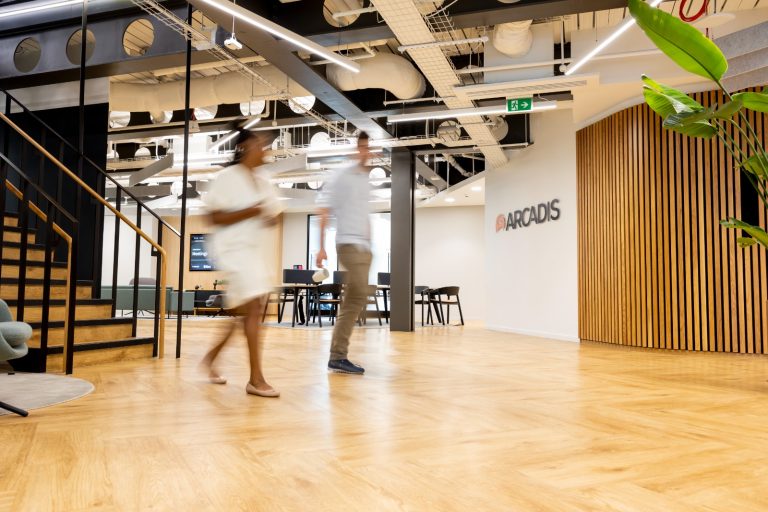Arcadis apresenta novo posicionamento de marca e reforça estratégia de crescimento