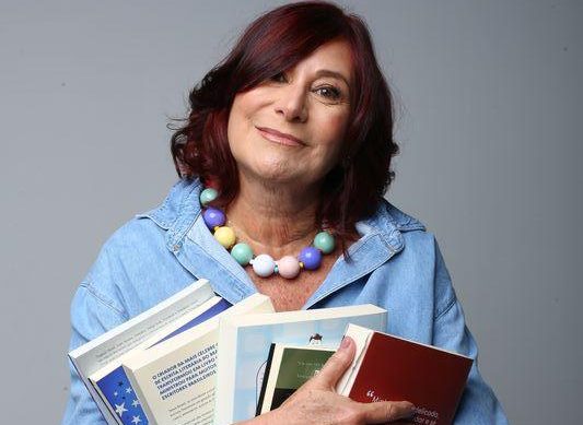 Clubes de leitura multiplicam média de livros lidos no país e promovem saúde e conexão social