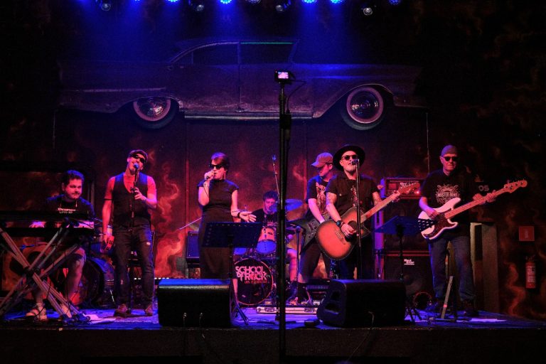 School of Rock Lapa-Vila Leopoldina leva clássicos do rock a evento gastronômico em São Paulo